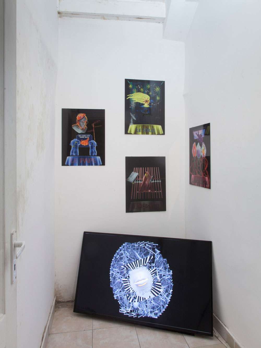 @Aici Acolo Pop Up Gallery, 'At The Center of The World There is a Fiction'; Cluj-Napoca, 2020; Photo Credits: Aici Acolo Pop Up Gallery. Courtesy of Aici Acolo Pop Up Gallery